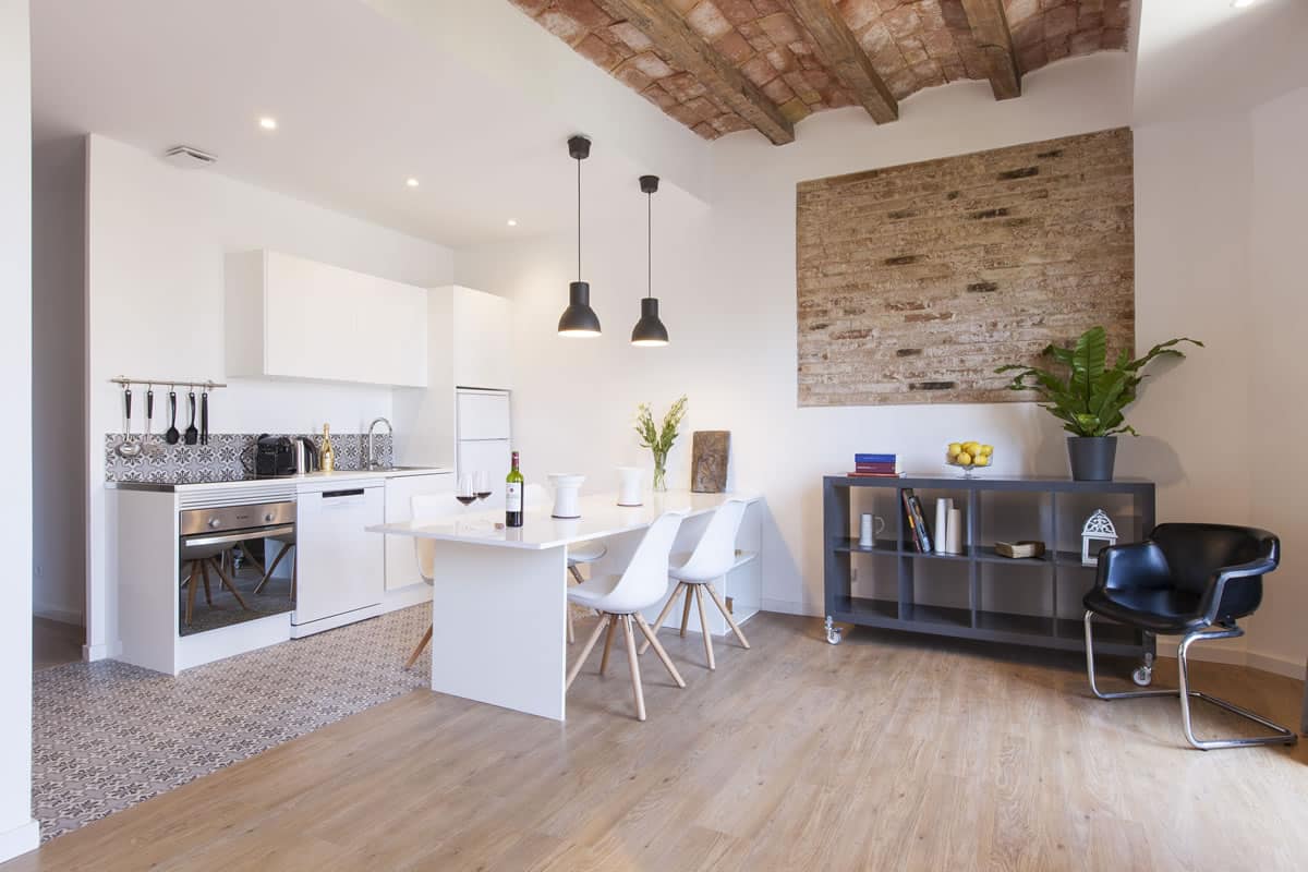 Prachtige keuken met eettafel