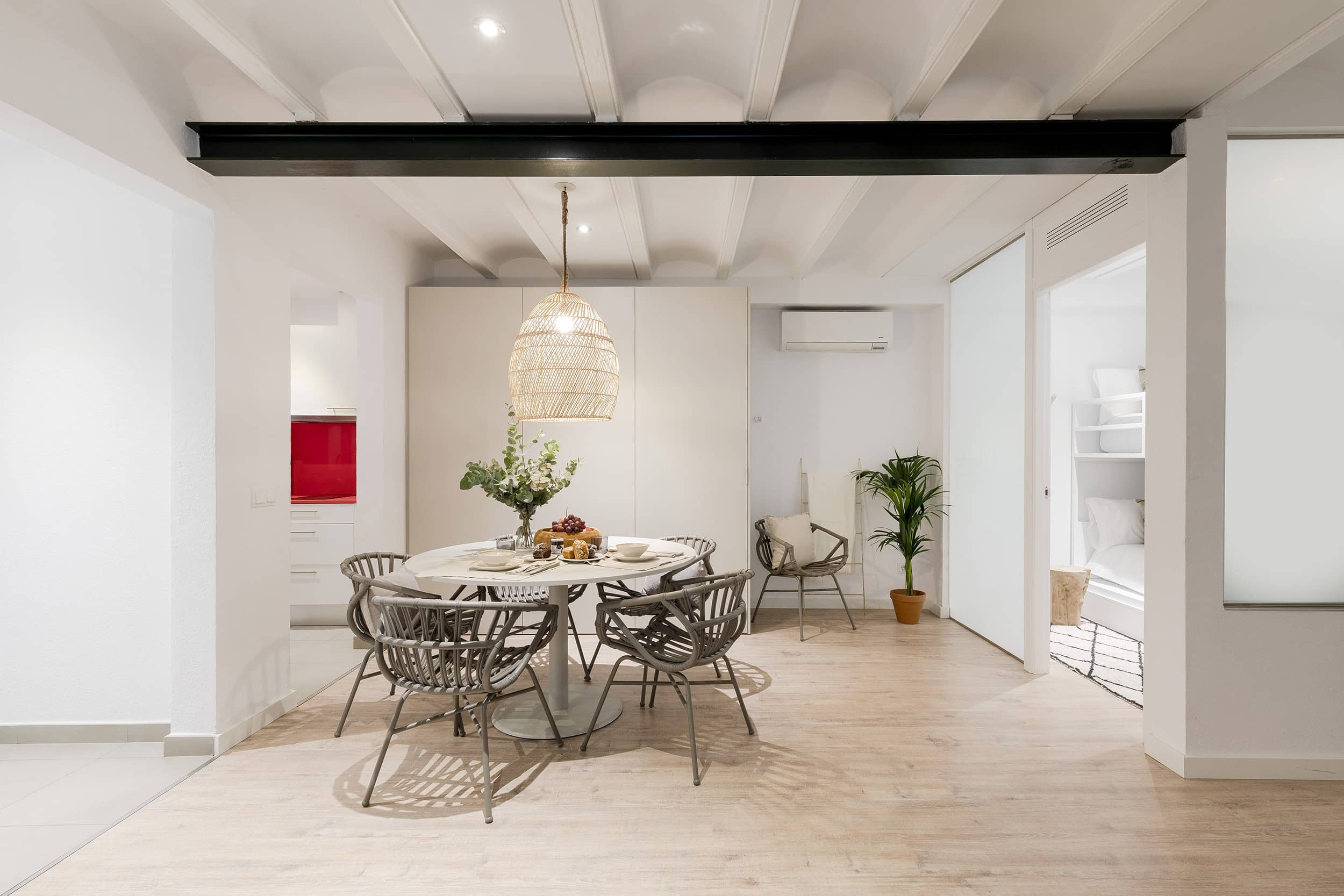Ruime living met eettafel