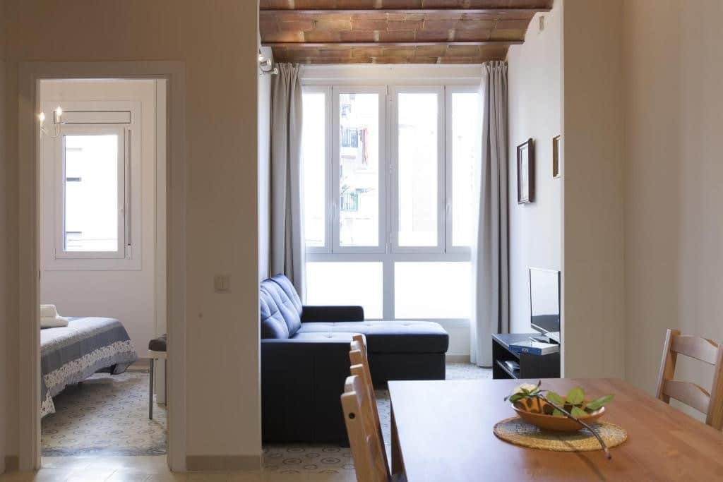 Nette woonkamer voorzien van alle gemakken