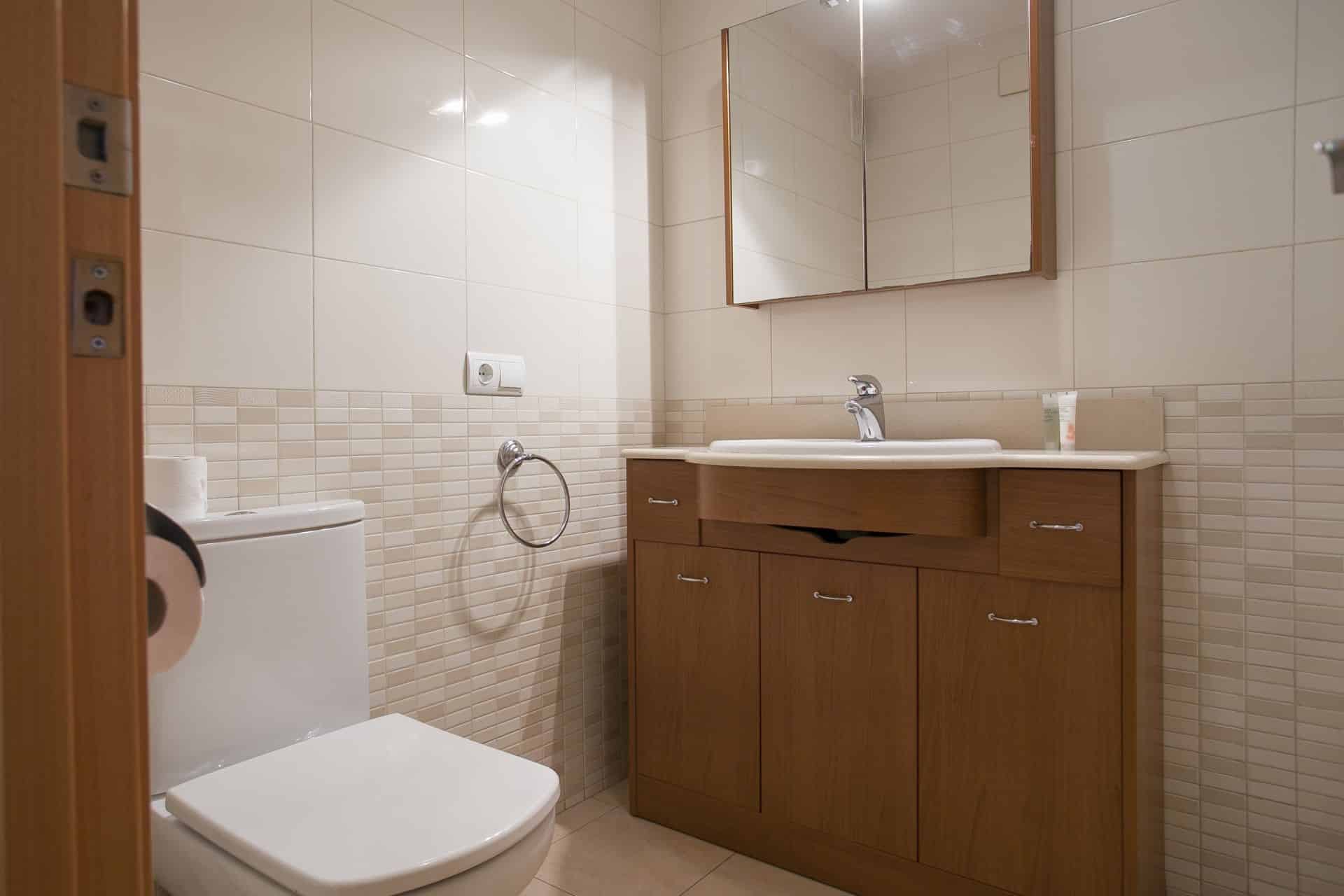 Badkamer met toilet appartement Barcelona
