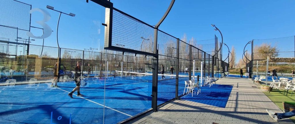 Voor een padelreis naar Spanje moet je bij VengaBarcelona zijn!